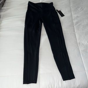 Bally total fitness ankle leggings with pockets in black size small NWT DRY-WIK